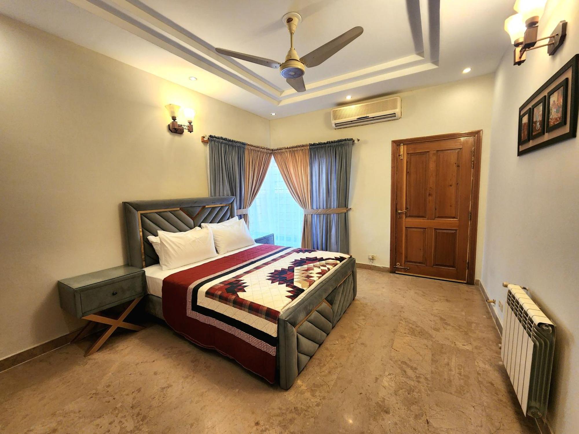 The Millenial Apartments & Suites Bahria Town Rawalpindi Room photo