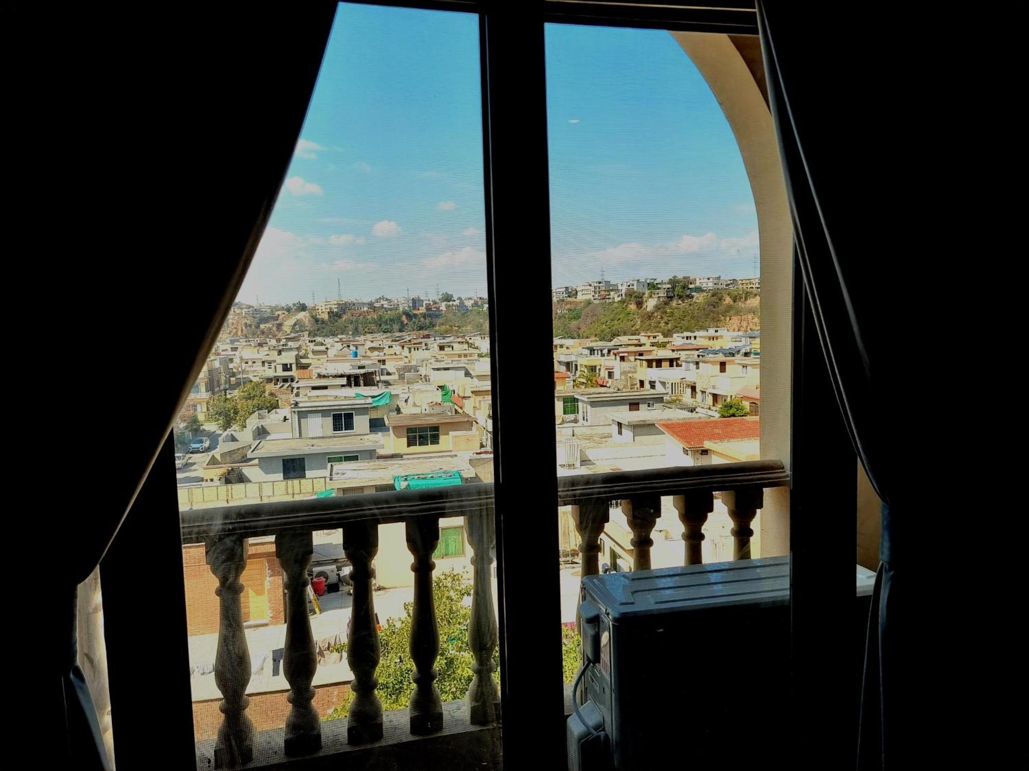 The Millenial Apartments & Suites Bahria Town Rawalpindi Room photo