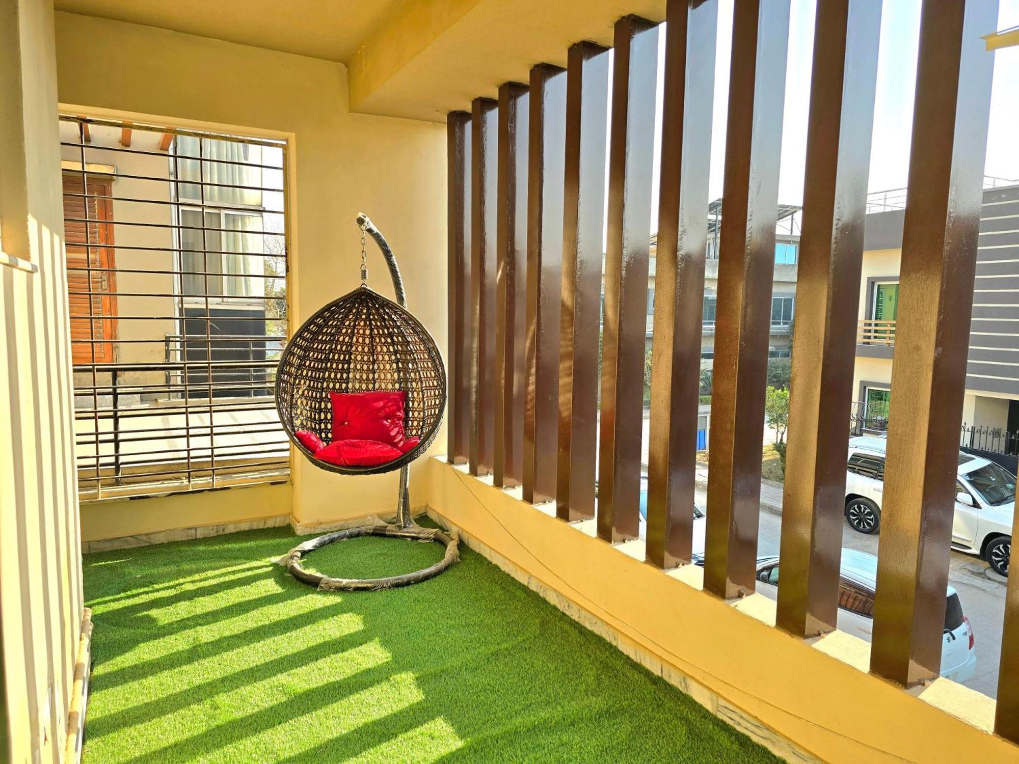 The Millenial Apartments & Suites Bahria Town Rawalpindi Room photo