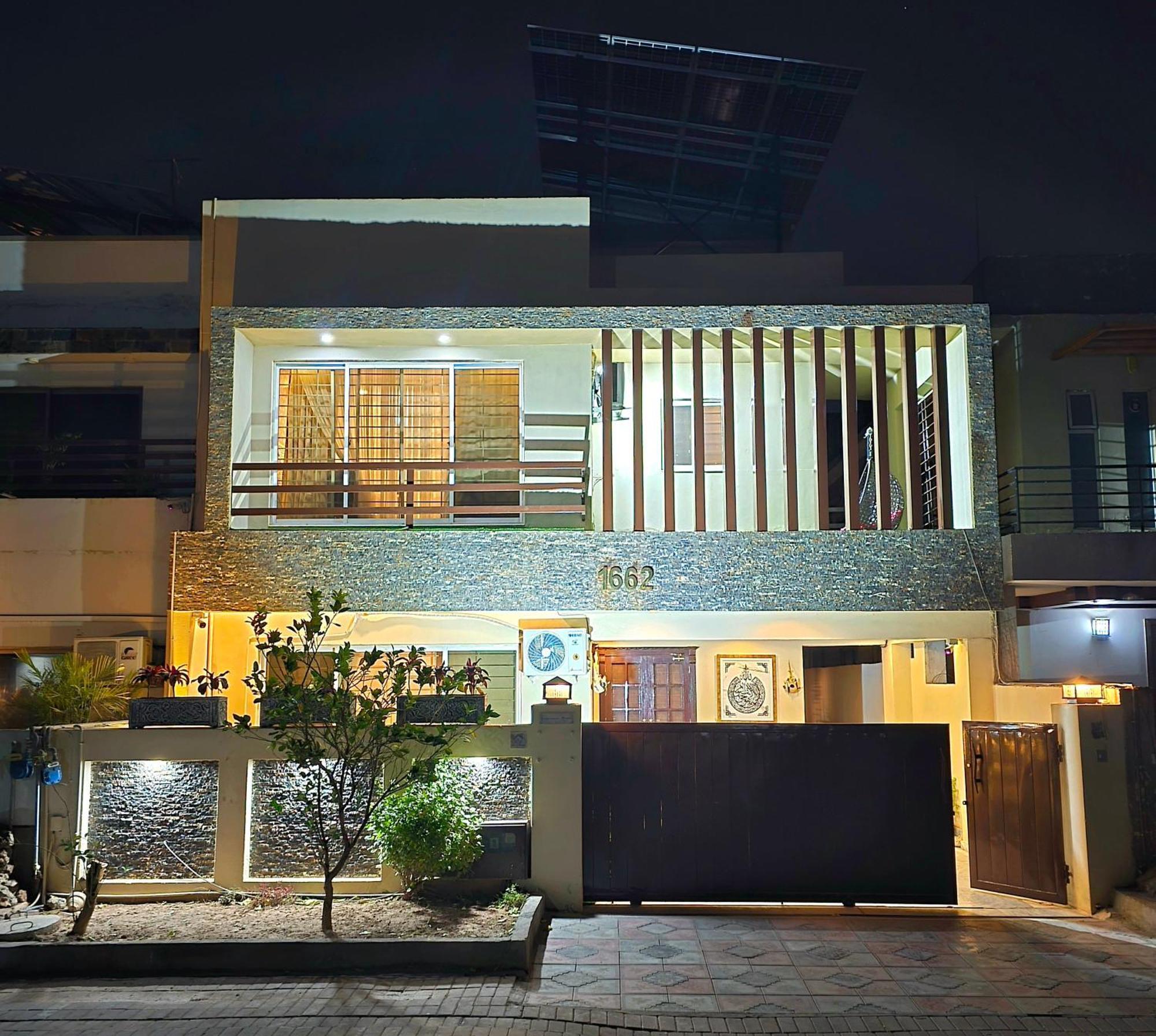 The Millenial Apartments & Suites Bahria Town Rawalpindi Room photo